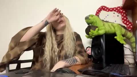 Kate online show from February 2026 11:18:01 AM