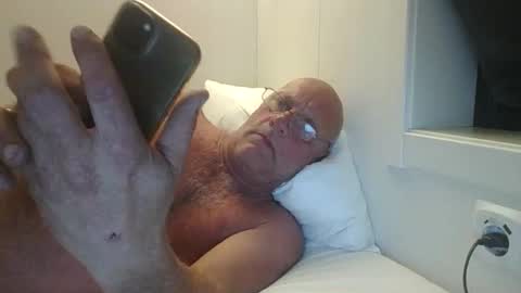 sandnesrune523 online show from June 2026 10:59:02 AM
