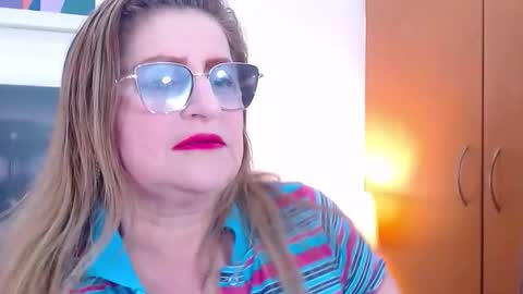 SANDRA online show from October 2025 10:47:01 AM