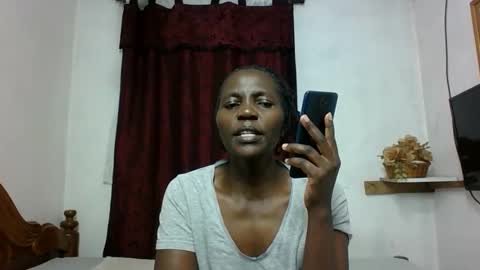 Snapshot of sandra_milly chatting on November 2025 06:40:02 AM sandra online show from November 2025 06:40:02 AM