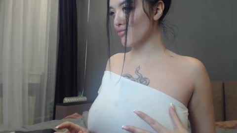 sandra_smith3007 online show from December 2024 10:27:01 PM