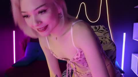 Sandy  online show from February 2025 11:12:02 AM