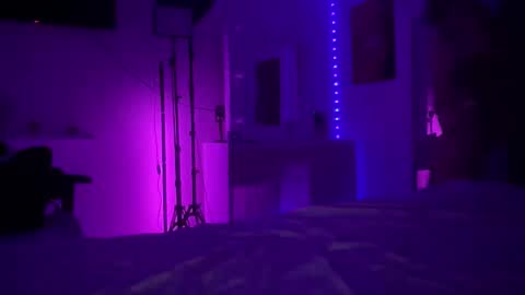 SANDRABREEZE online show from April 2026 05:00:02 AM