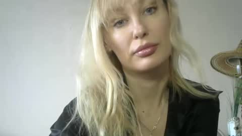 Snapshot of sandraglamour chatting on March 2025 11:36:02 AM Sandra online show from March 2025 11:36:02 AM