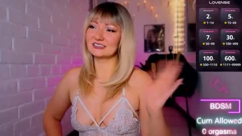 Snapshot of sandralawrence chatting on October 2025 09:48:02 PM Schedule uploadedTake a look on NEW showAnd 2 Secret shows this month See youhope often online show from October 2025 09:48:02 PM