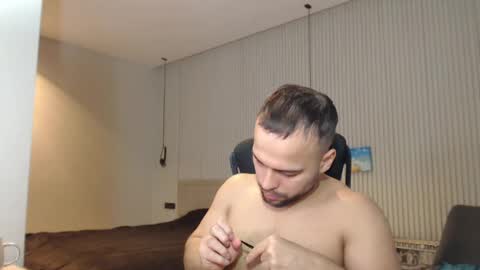 Snapshot of sandro_best chatting on January 2025 01:36:02 PM DeAlex online show from January 2025 01:36:02 PM