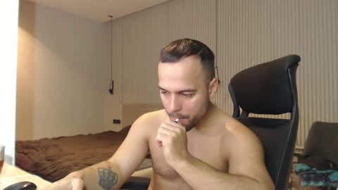Snapshot of sandro_best chatting on January 2025 03:12:02 PM DeAlex online show from January 2025 03:12:02 PM