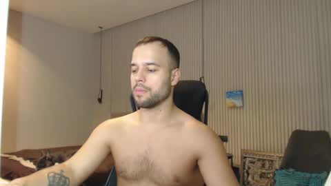 Snapshot of sandro_best chatting on January 2025 02:30:02 PM DeAlex online show from January 2025 02:30:02 PM