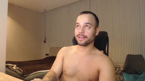 Snapshot of sandro_best chatting on January 2025 10:43:02 AM DeAlex online show from January 2025 10:43:02 AM