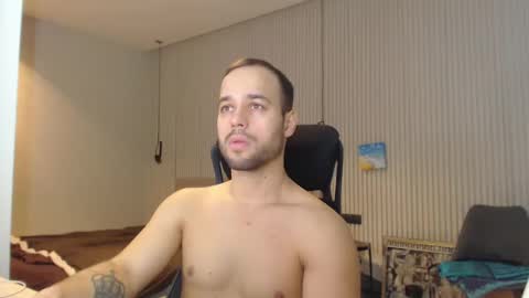 Snapshot of sandro_best chatting on February 2025 11:01:02 AM DeAlex online show from February 2025 11:01:02 AM