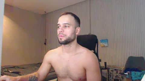 Snapshot of sandro_best chatting on February 2025 10:07:02 AM DeAlex online show from February 2025 10:07:02 AM