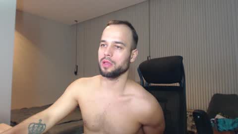 Snapshot of sandro_best chatting on February 2025 12:36:01 PM DeAlex online show from February 2025 12:36:01 PM