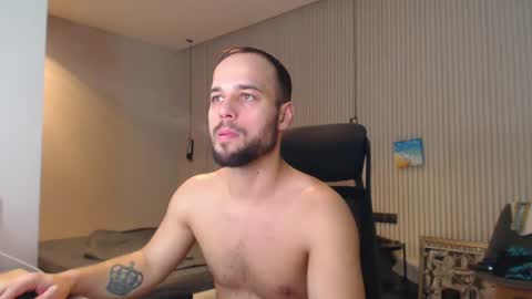 Snapshot of sandro_best chatting on March 2025 12:48:01 PM DeAlex online show from March 2025 12:48:01 PM