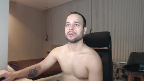 Snapshot of sandro_best chatting on March 2025 10:59:02 AM DeAlex online show from March 2025 10:59:02 AM