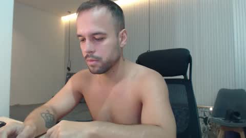 Snapshot of sandro_best chatting on September 2025 08:14:02 AM DeAlex online show from September 2025 08:14:02 AM