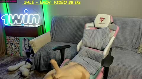 Sandy and Chris online show from December 2024 11:00:01 AM