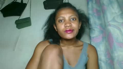 Snapshot of sanelie09 chatting on November 2025 01:27:02 AM sanelie09 online show from November 2025 01:27:02 AM