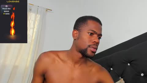 Snapshot of santi_brown1 chatting on October 2025 09:46:02 PM Santibrown online show from October 2025 09:46:02 PM