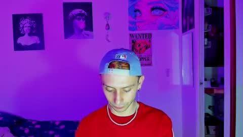 Snapshot of santi_mateo chatting on November 2025 03:56:01 AM Santi online show from November 2025 03:56:01 AM