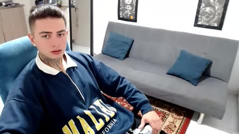 santi_ss online show from November 2025 03:30:02 PM