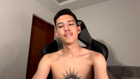 Snapshot of santi_twink19 chatting on January 2025 11:52:02 PM santi_twink19 online show from January 2025 11:52:02 PM