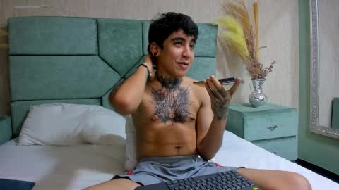 SantiAbader online show from November 2025 12:33:02 PM