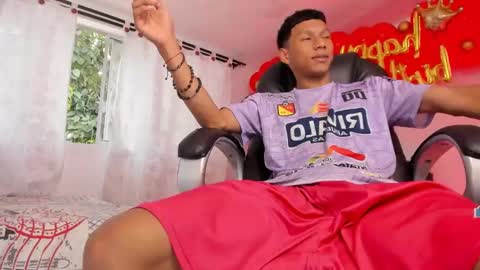 Thiago online show from November 2025 08:40:01 PM