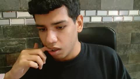 Snapshot of santiago_foxx chatting on October 2025 04:55:01 PM santi online show from October 2025 04:55:01 PM