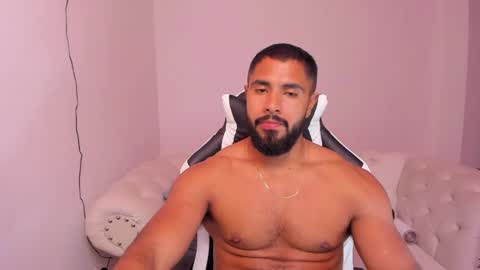 Snapshot of santiago_huntt chatting on February 2025 01:10:01 AM santiago_huntt online show from February 2025 01:10:01 AM