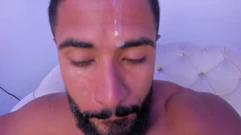 santiago_huntt online show from September 2025 10:02:01 PM