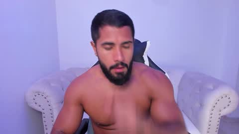 santiago_huntt online show from October 2025 11:02:01 PM