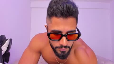 santiago_huntt online show from March 2026 10:02:02 PM
