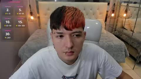 SANTIAGO  online show from April 2026 10:45:01 PM