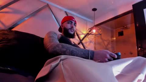 Snapshot of santiagohincapiie chatting on March 2026 04:29:04 AM Santiago Hincapiie online show from March 2026 04:29:04 AM