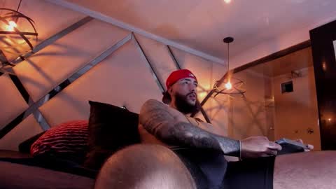 Snapshot of santiagohincapiie chatting on March 2026 04:52:01 AM Santiago Hincapiie online show from March 2026 04:52:01 AM