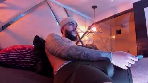 Snapshot of santiagohincapiie chatting on March 2026 04:31:01 AM Santiago Hincapiie online show from March 2026 04:31:01 AM