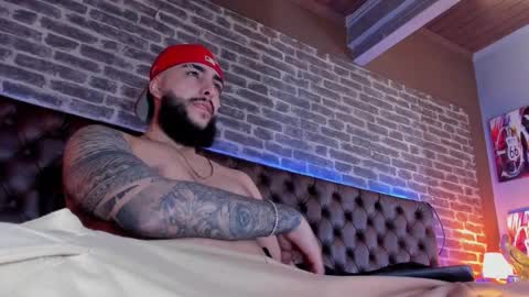 Snapshot of santiagohincapiie chatting on March 2026 09:32:02 PM Santiago Hincapiie online show from March 2026 09:32:02 PM