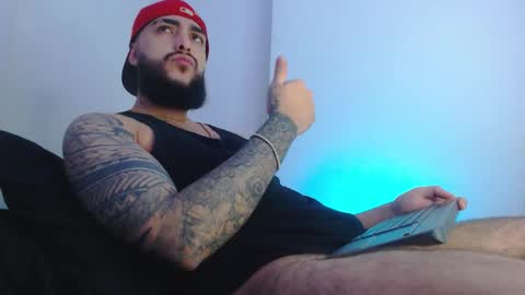 Snapshot of santiagohincapiie chatting on March 2026 11:20:02 PM Santiago Hincapiie online show from March 2026 11:20:02 PM