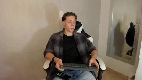 Snapshot of santiceballo chatting on September 2025 06:57:01 PM Julius Novachrono online show from September 2025 06:57:01 PM