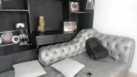 Snapshot of santiceballo chatting on October 2025 07:23:02 PM Julius Novachrono online show from October 2025 07:23:02 PM