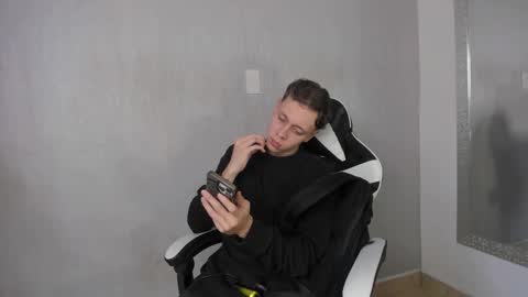 Snapshot of santiceballo chatting on October 2025 08:08:02 PM Julius Novachrono online show from October 2025 08:08:02 PM