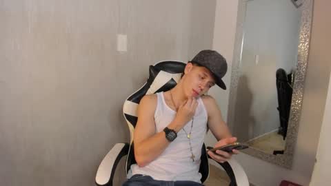 Snapshot of santiceballo chatting on October 2025 08:03:02 PM Julius Novachrono online show from October 2025 08:03:02 PM