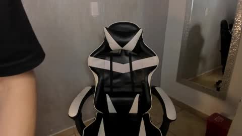 Snapshot of santiceballo chatting on November 2025 07:47:01 PM Julius Novachrono online show from November 2025 07:47:01 PM