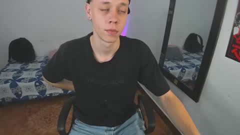 Julius Novachrono  online show from February 2026 05:14:01 AM