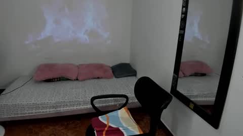 Julius Novachrono  online show from February 2026 10:31:01 PM