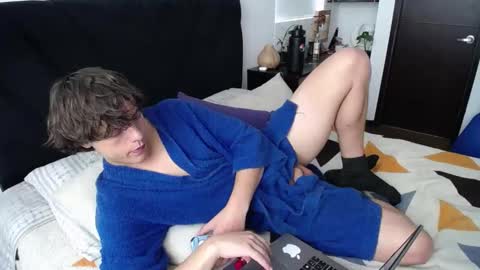 Snapshot of santii_rose chatting on January 2025 06:21:01 PM Santii online show from January 2025 06:21:01 PM