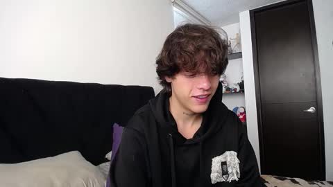 Snapshot of santii_rose chatting on March 2025 01:25:02 PM Santii online show from March 2025 01:25:02 PM