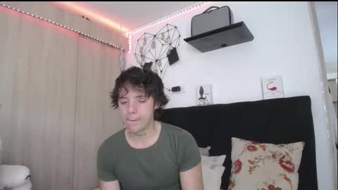 Snapshot of santii_rose chatting on March 2026 01:40:02 PM Santii online show from March 2026 01:40:02 PM