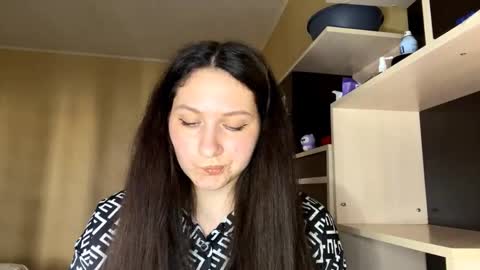 Snapshot of santosfiora chatting on October 2025 10:35:02 AM Anna online show from October 2025 10:35:02 AM