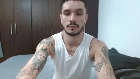 Snapshot of santti_torres chatting on April 2026 05:03:01 AM Santy Torres online show from April 2026 05:03:01 AM